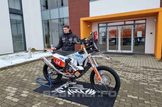 Rajtra készen: Gyenes Mani új motorral és régi rajtszámmal készül a 15. Dakar Rallyjára - VIDEÓ