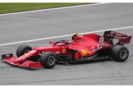 Brit Nagydíj - Sainz pályafutása első pole pozícióját szerezte Silverstone-ban