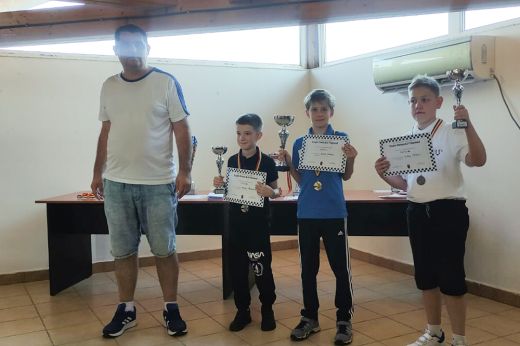 Különdíjakkal tértek haza a Tasnád Város Kupájáról az Olimpia VSK sakkozói