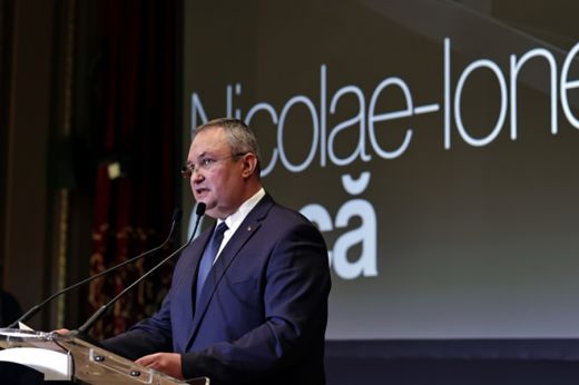 Narancssárgára világítják a kormánypalotát a rákellenes világnapon