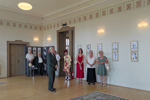 Különleges kiállításokkal készültek a véndiákok számára