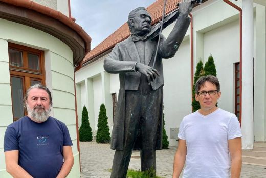 A húsz évvel ezelőtt elhunyt hegedűvirtuózra emlékeztek Nagykárolyban