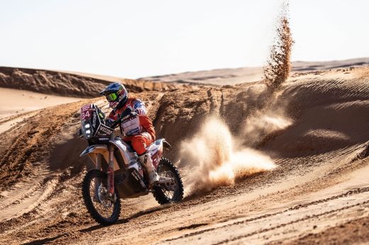 Gond nélkül teljesítette a Dakar-rali 5. napját Gyenes Mani