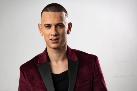 Gyere kislány, igyunk valamit! Fehér Krisztián koncertezik a szatmári Pulse-ban