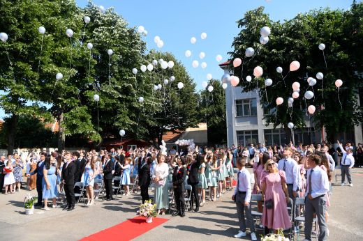 „Bárhogy is tesztek, bárhol is lesztek, ti már végérvényesen rákóczisok vagytok és lesztek!” – 67 nyolcadikos diákok búcsúzott a Rákóczitól pénteken