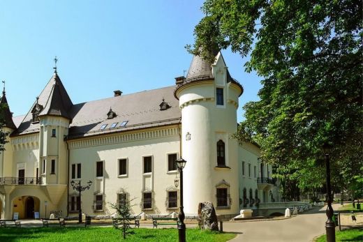 A nagykárolyi kastély dendrológiai parkjának krónikája. Könyvbemutató a Károlyi-kastélyban