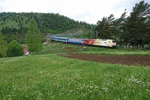 Elindult Erdélybe a Székely gyors és a Csíksomlyó expressz