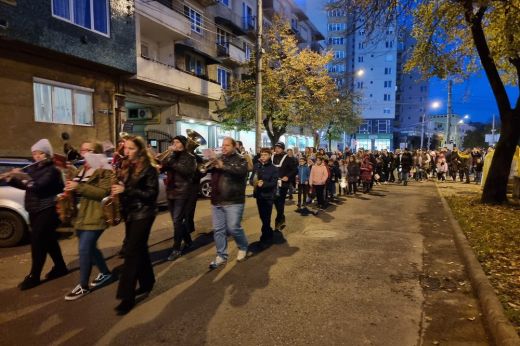 Több mint kétezren vettek részt a hagyományos Márton-napi lámpás felvonuláson - KÉPGALÉRIA, VIDEÓ