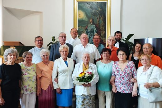 A viszontlátás öröme – 60 éves érettségi találkozó az Evangélikus-Lutheránus Egyházközség imaházában