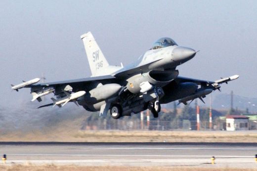 Kijev szeptemberre várta, hogy hadba állnak az amerikai repülők, de leghamarabb jövő nyárra képezhetik ki az első ukrán F-16-os pilótákat