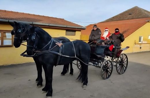 Kaplony. Hintón érkeznek hétfőn a Mikulás segédei