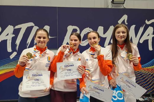 Kurtinecz Johanna és Júlia, Denisa Crişan, Mara Mateş felállású csapat országos bajnoki címet szerzett Bukarestben
