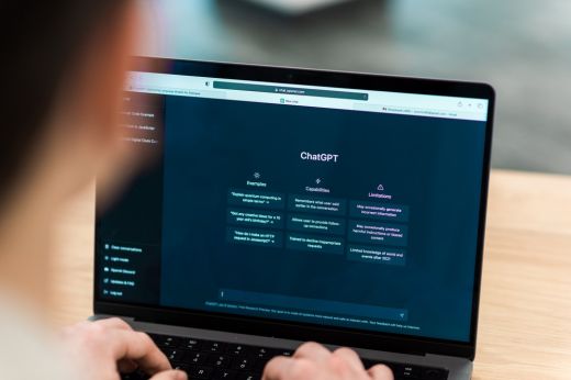 A ChatGPT által generált téves információ terjesztése miatt vettek őrizetbe egy férfit