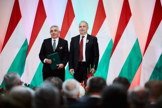 Fontos elismerést vehetett át a nemzeti ünnep alkalmából Lévai József bőrdíszműves