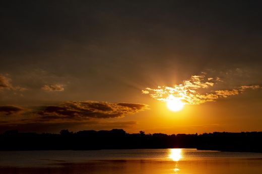 Meteorológia: szombaton kezdődik a csillagászati nyár