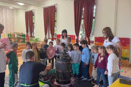 Hagyományos őszi szüret a Hám János Óvodában - Képgaléria