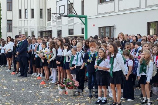 „A legfontosabb, hogy ne hagyd abba a kérdezést.“ - 1048 diák kezdte meg a tanévet a Kölcsey Ferenc Főgimnáziumban - KÉPGALÉRIA, VIDEÓ