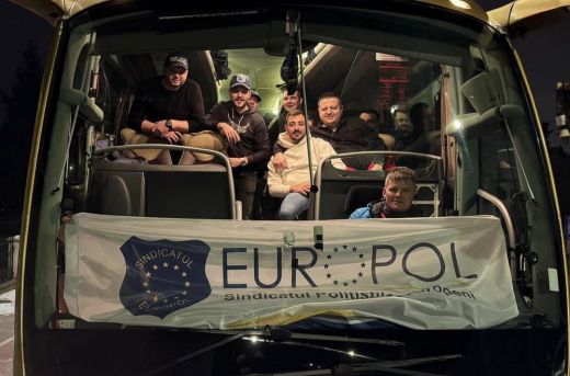 A Szatmár megyei egyenruhások is elindultak a bukaresti tüntetésre