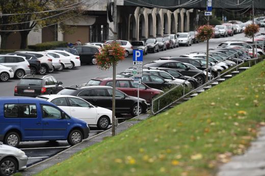 Megszavazta a helyi tanács: módosul a parkolóbérletek díjszabása