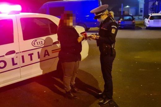 Légyott helyett lopás. Fehérneműjében rejtette el a több száz lejt a tetten ért nő