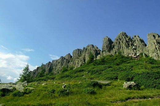 Megsérült egy turista a máramarosi Kakastaréj térségében; helikoptert hívtak a kimentésére