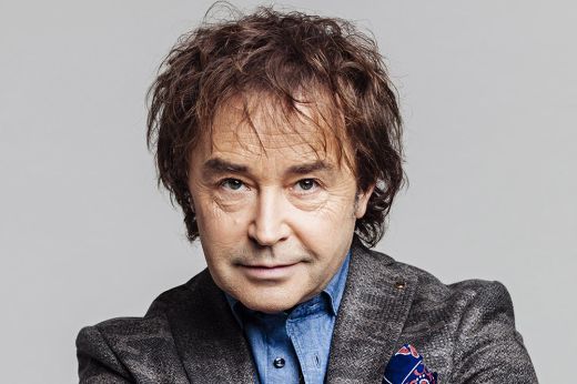 Szikora Róbert újra képernyőn: sikersorozatban kapott szerepet az R-GO frontembere