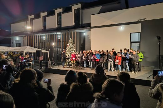 Idén is nemes célt szolgált a Rákóczi Ferenc Általános Iskola karácsonyi vására - KÉPEK