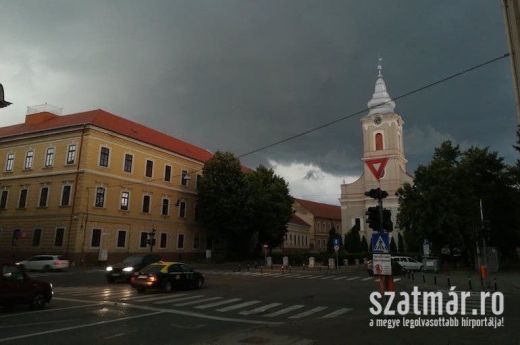 Viharokra figyelmeztető riasztás lépett érvénybe Szatmár megyében is