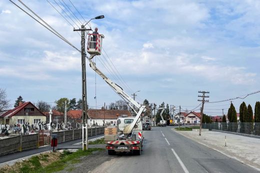 Lázári. Szárazberken és Kissáron is modernizálják a közvilágíást