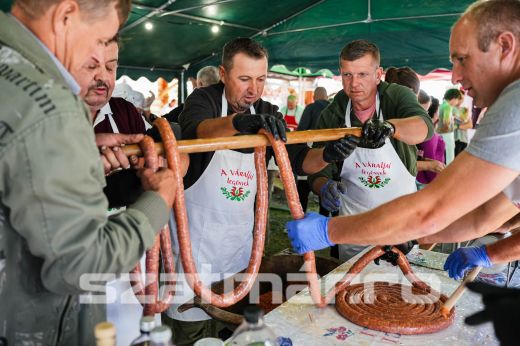 Tizennyolc csapat mérte össze tudását és kolbászát az idei szatmári Kolbásztérinbábán - Képgaléria