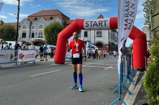21 fa ültetéséhez járult hozzá a szatmári csendőr a félmaraton teljesítése által