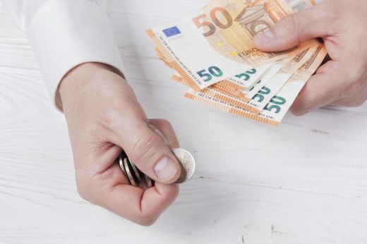Járulékalapú nyugdíjak toplistája: elképesztő összeget kaszál az egykori sofőr