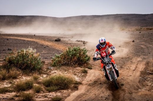 Fele már megvan! Kitűnő helyezéssel zárta az idei Dakar első felét Gyenes Mani