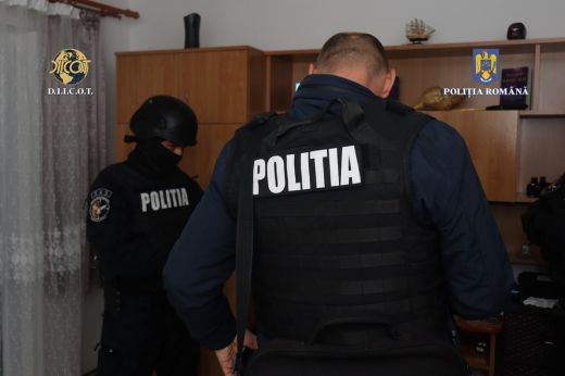 Drogdílereken ütött rajta a rendőrség. Rengeteg bizonyíték került elő  - KÉPEK