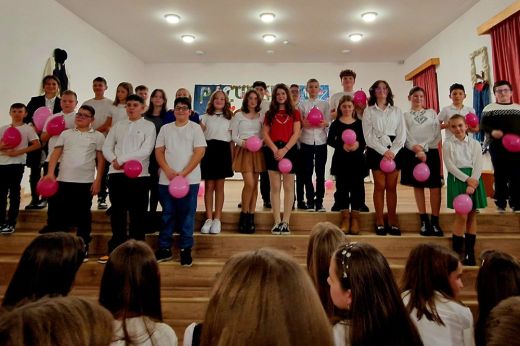 „A szeretet soha el nem fogy” – Picuravató a Református Gimnáziumban