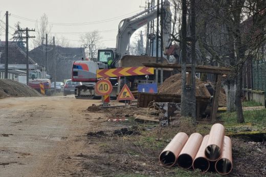 Döntött a lázári önkormányzat: folytatni fogják a közművesítést