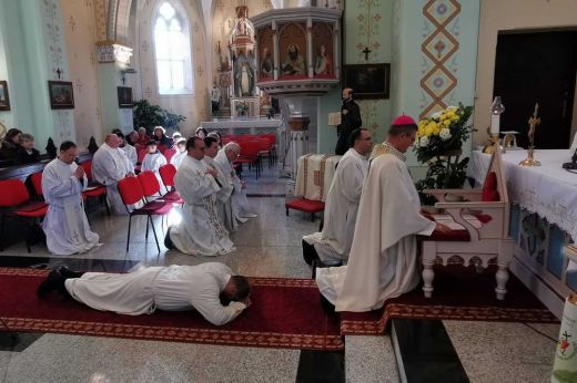 Az egyház és a társadalom szolgálatában: diakónusszentelés a szatmári egyházmegyében
