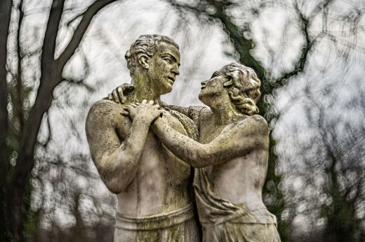 Szerelem a síron túl: Valentin-napra kínál programot egy budapesti temető