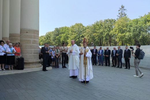 Szentmisével és koszorúzással emlékeztek Szatmárnémetiben az államalapító királyra - KÉPGALÉRIA