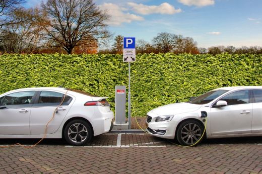 Korlátozhatják az elektromos autók használatát Svájcban