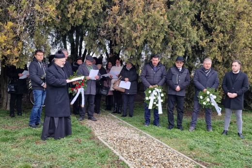 Mezőterem. Misével és koszorúzással emlékeztek a deportáltakra