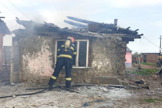 Kályhából kipattant parázs okozott tüzet Szamosdobon