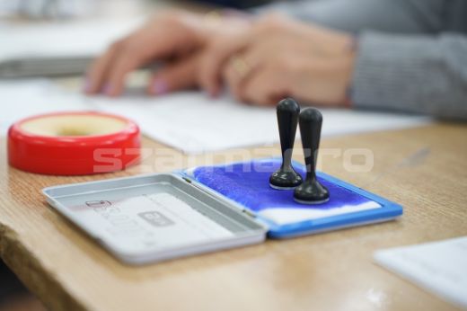 Rendőri kíséret nélkül indultak el Nagykárolyban a mozgóurnával. A hatóságok eljárást indítottak