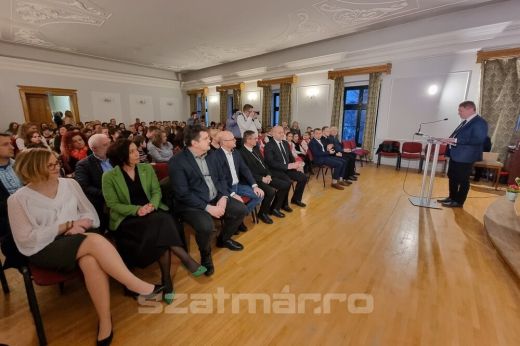 Megkezdődött a 22. Vidám Versek Versmondó Versenyének országos döntője Szatmárnémetiben - Videó