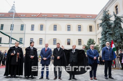 Egy álom beteljesült: Ünnepi istentiszteleten adtak hálát a Református Gimnázium megújulásáért - Képgaléria