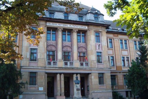 Marosvásárhely: házi őrizetbe kerül az osztályfőnöknőjét bántalmazó diák