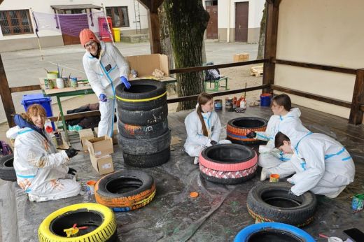 Példaértékű összefogással lesz színes közösségi tér a Kölcsey udvarából - KÉPGALÉRIA