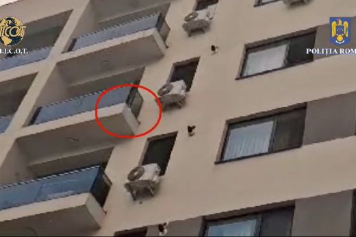 Derült égből kokain. Így próbáltak meg megszabadulni a bizonyítékoktól a brassói dílerek - VIDEÓ