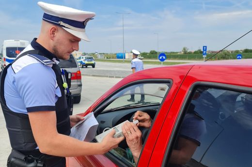 Belügyminisztérium: közel 700 gépkocsivezetőnek vonták be a jogosítványát az elmúlt 24 órában