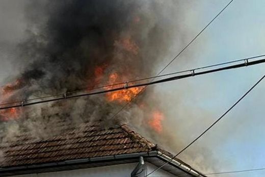 Közel harminc tűzoltó oltotta a lángokat Ráksán. Óriási az anyagi kár – VIDEÓ